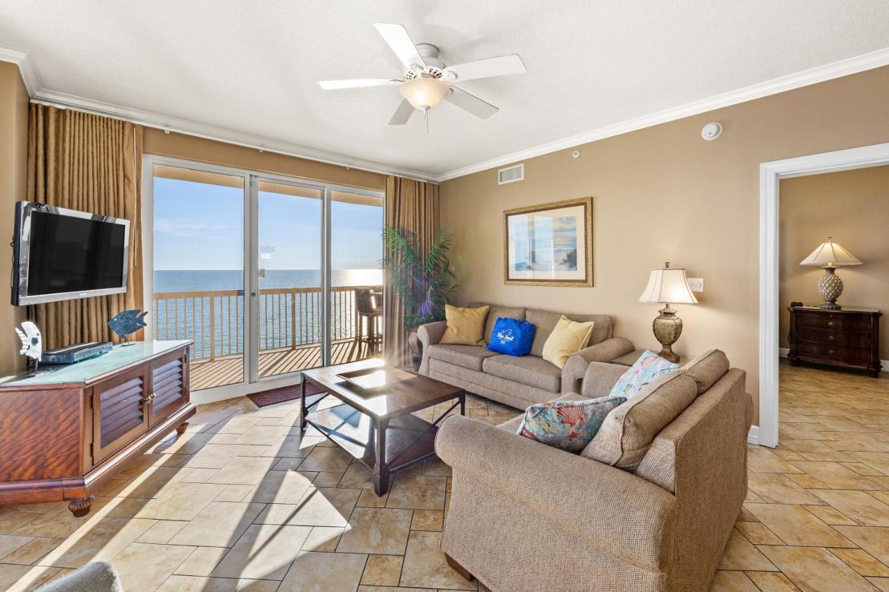 Gulf Front Master Bedroom! 2 Pools & Hot Tubs! Sleeps 8! Holiday home Panama City Beach