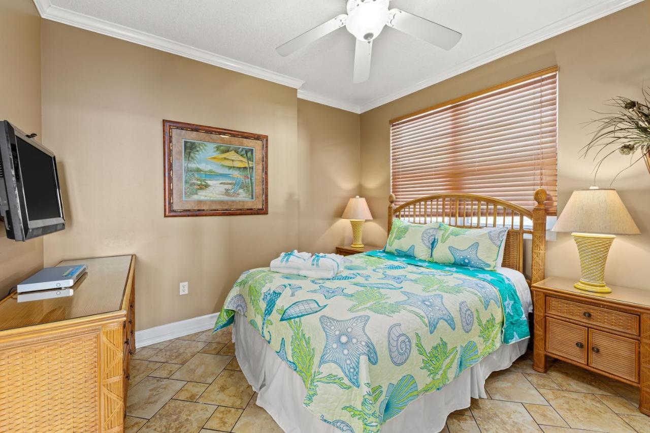 Gulf Front Master Bedroom! 2 Pools & Hot Tubs! Sleeps 8! Panama City Beach