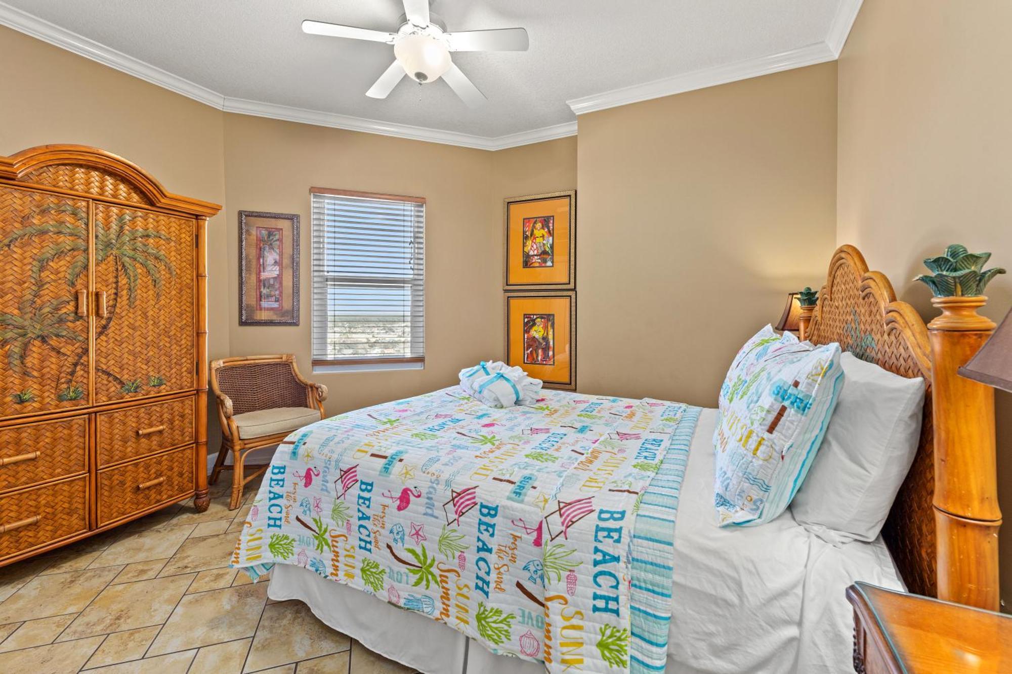 Gulf Front Master Bedroom! 2 Pools & Hot Tubs! Sleeps 8! Holiday home *